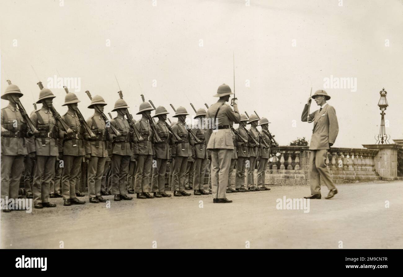 Lord Irwin, Viceroy of India, inspecting troops in Mhow Stock Photo