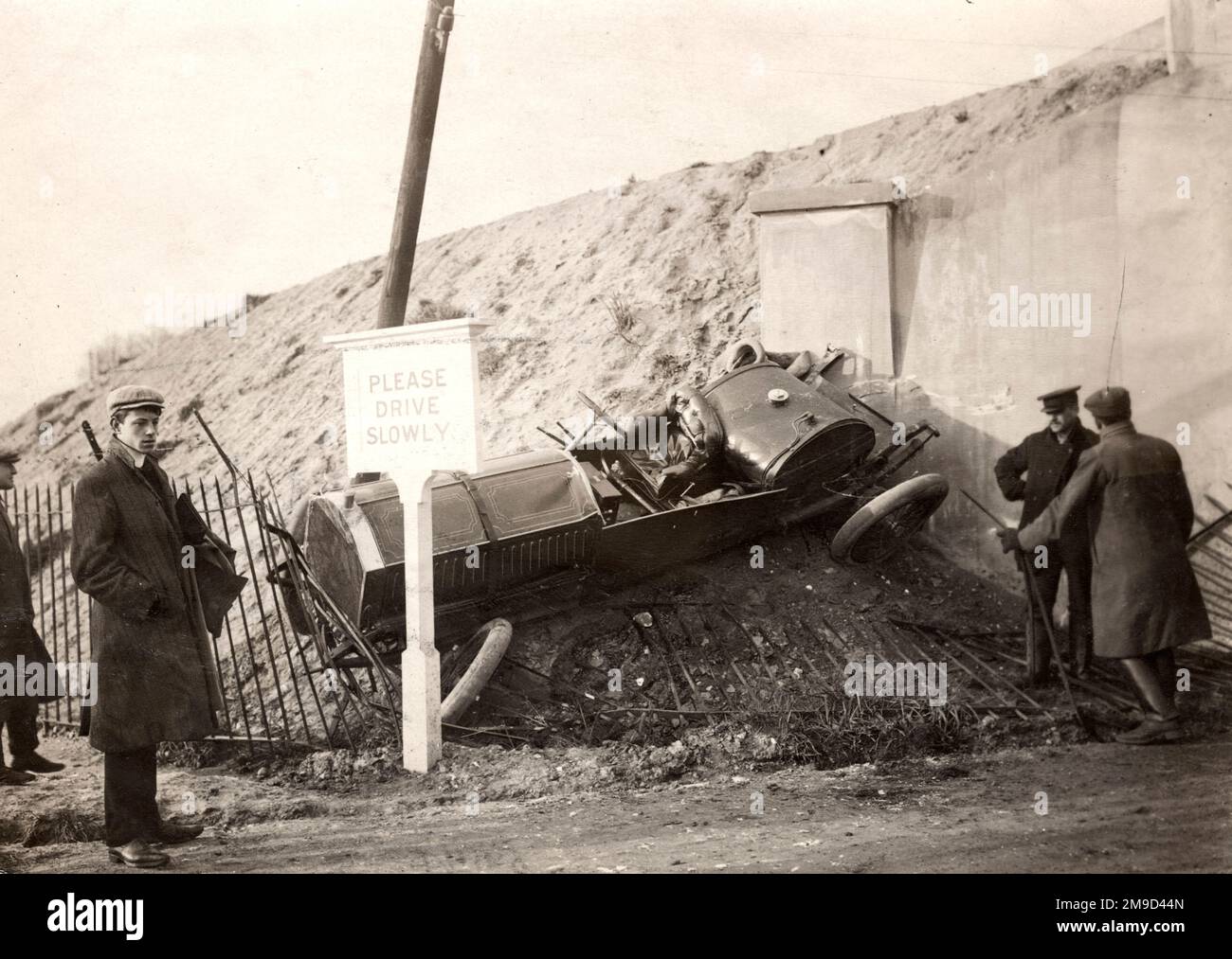 H C Trion crash in Napier during 50 mile record 2nd January 1908. Stock Photo