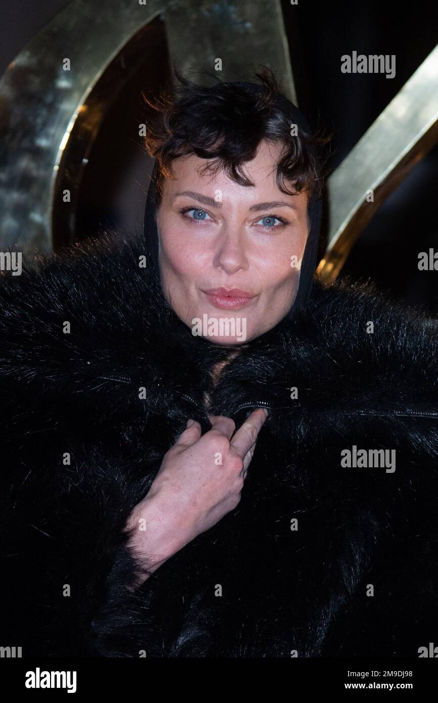 Shalom Harlow attending the Saint Laurent Menswear FallWinter 20232024 show as part of Paris