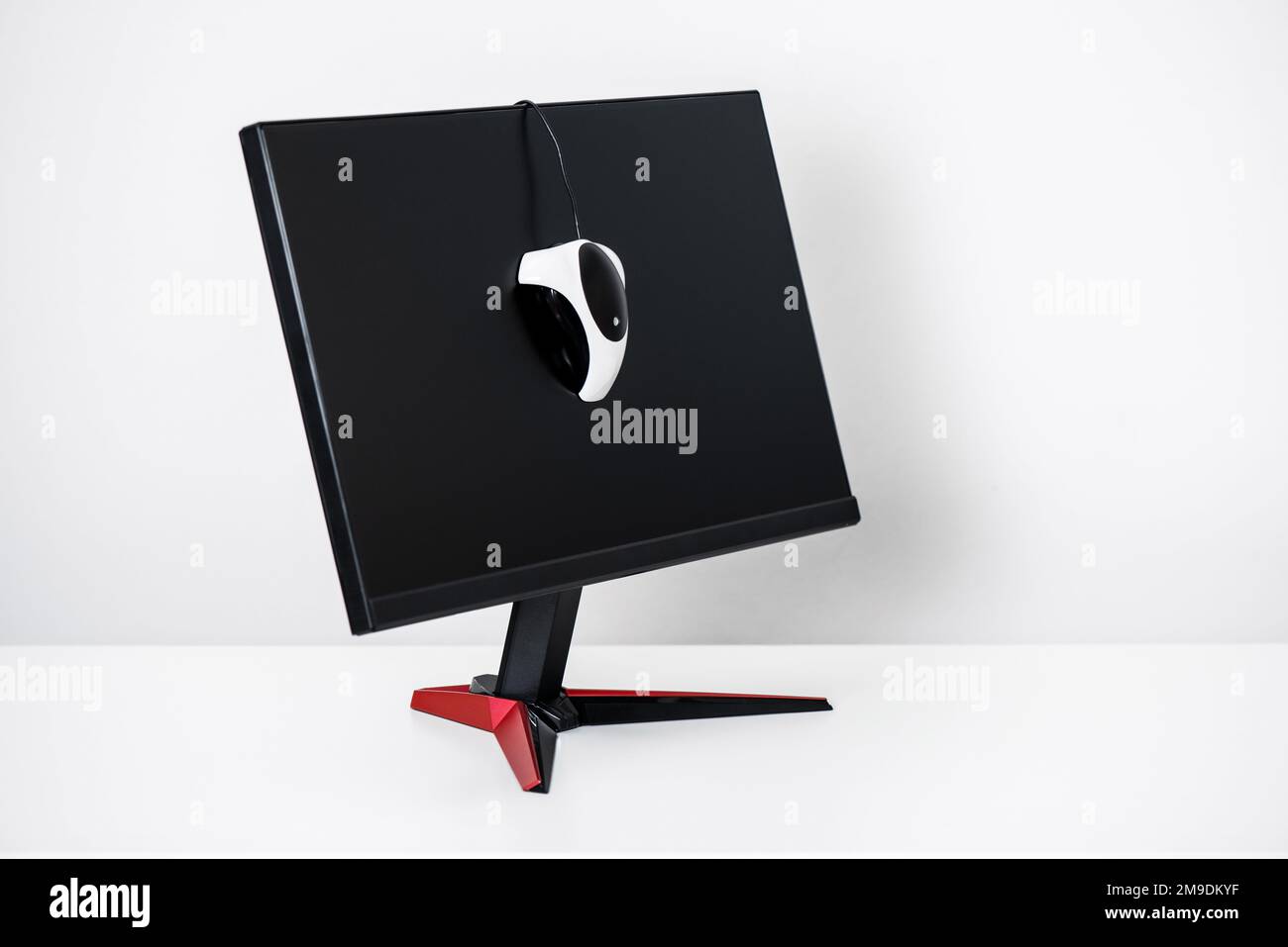 Monitor calibration by using external calibrator to ensure color is