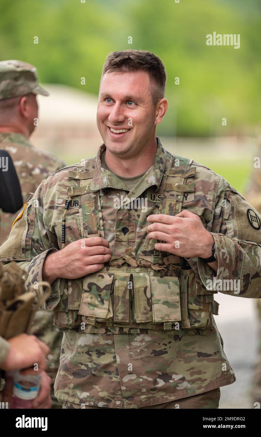 Spc tyler dubovich west virginia army national guard hht 1st squadron