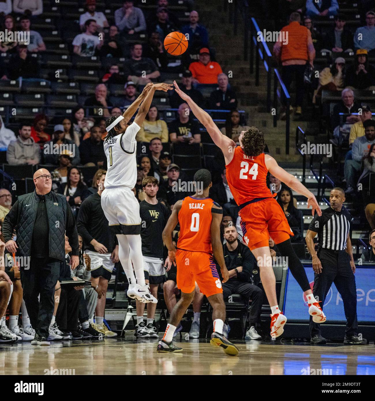 Winston-Salem, NC, USA. 17th Jan, 2023. during the second half of the ACC Basketball matchup at LJVM Coliseum in Winston-Salem, NC. (Scott Kinser/Cal Sport Media). Credit: csm/Alamy Live News Stock Photo