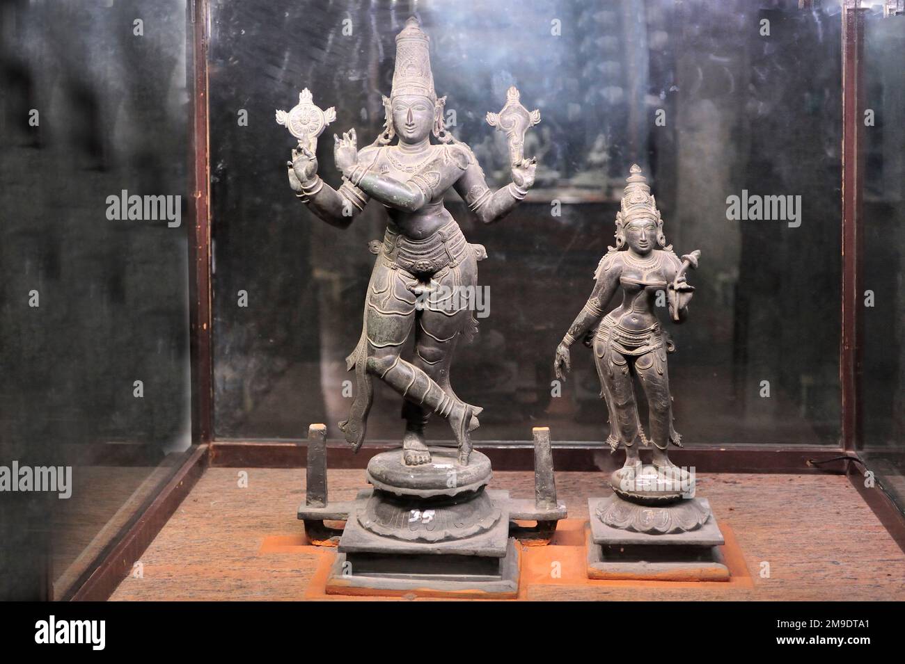 Sculpture of a Vishnu in bronze Chola dynasty in Meenakshi Temple