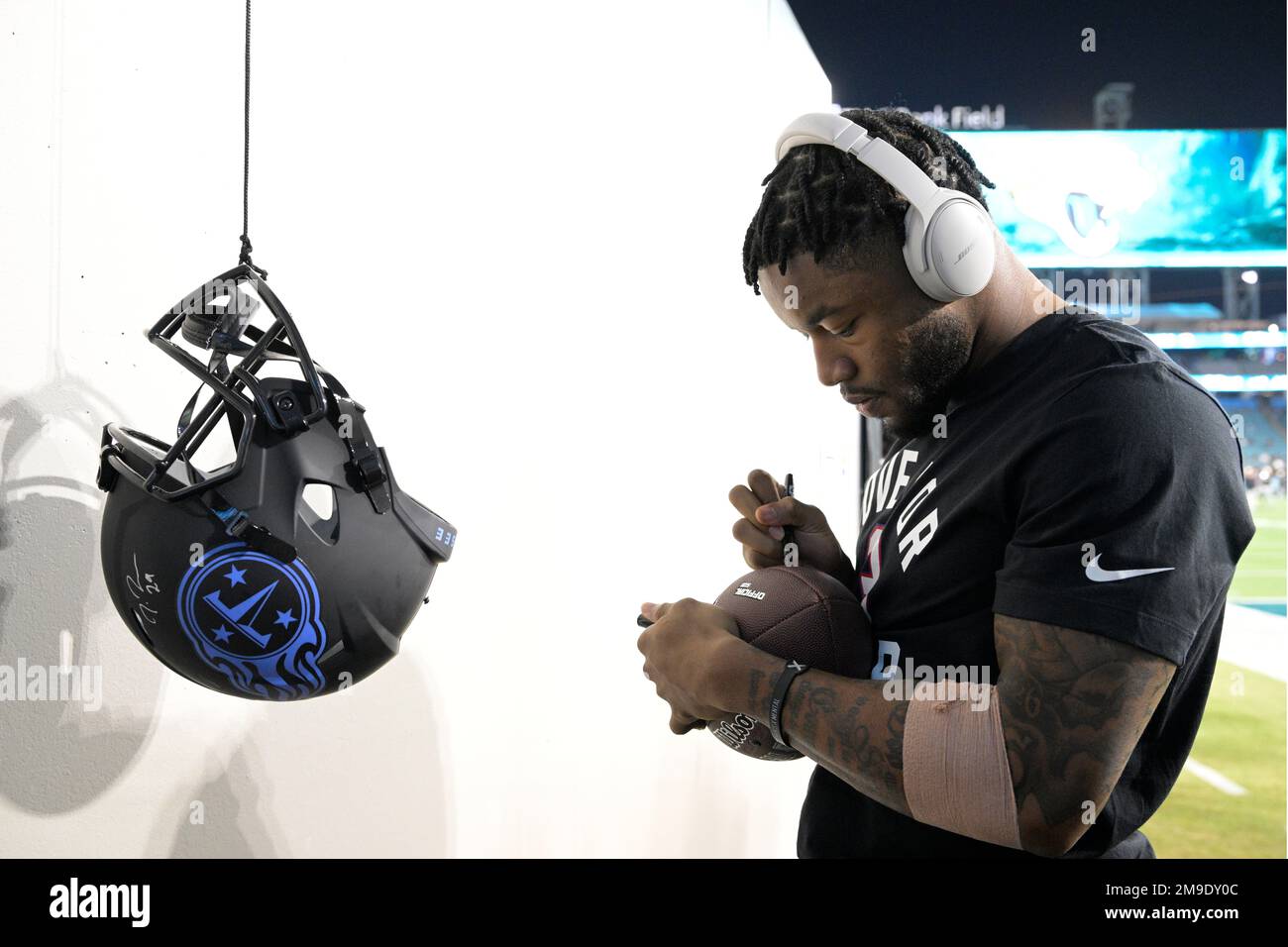 Tennessee Titans safety Josh Thompson (29) comes onto the field for the  first half of an NFL football game against the Kansas City Chiefs, Sunday,  Nov. 6, 2022 in Kansas City, Mo. (