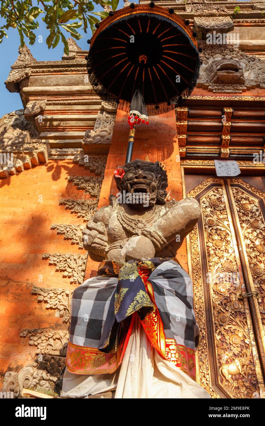 Tempel Puri Saren Agung, is a historical building, the palace was the