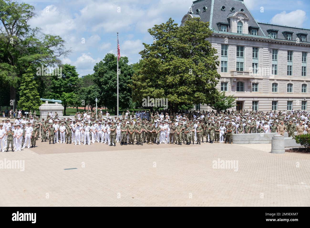 ANNAPOLIS, Md. (May 19, 2022) U.S. Naval Academy midshipmen and staff