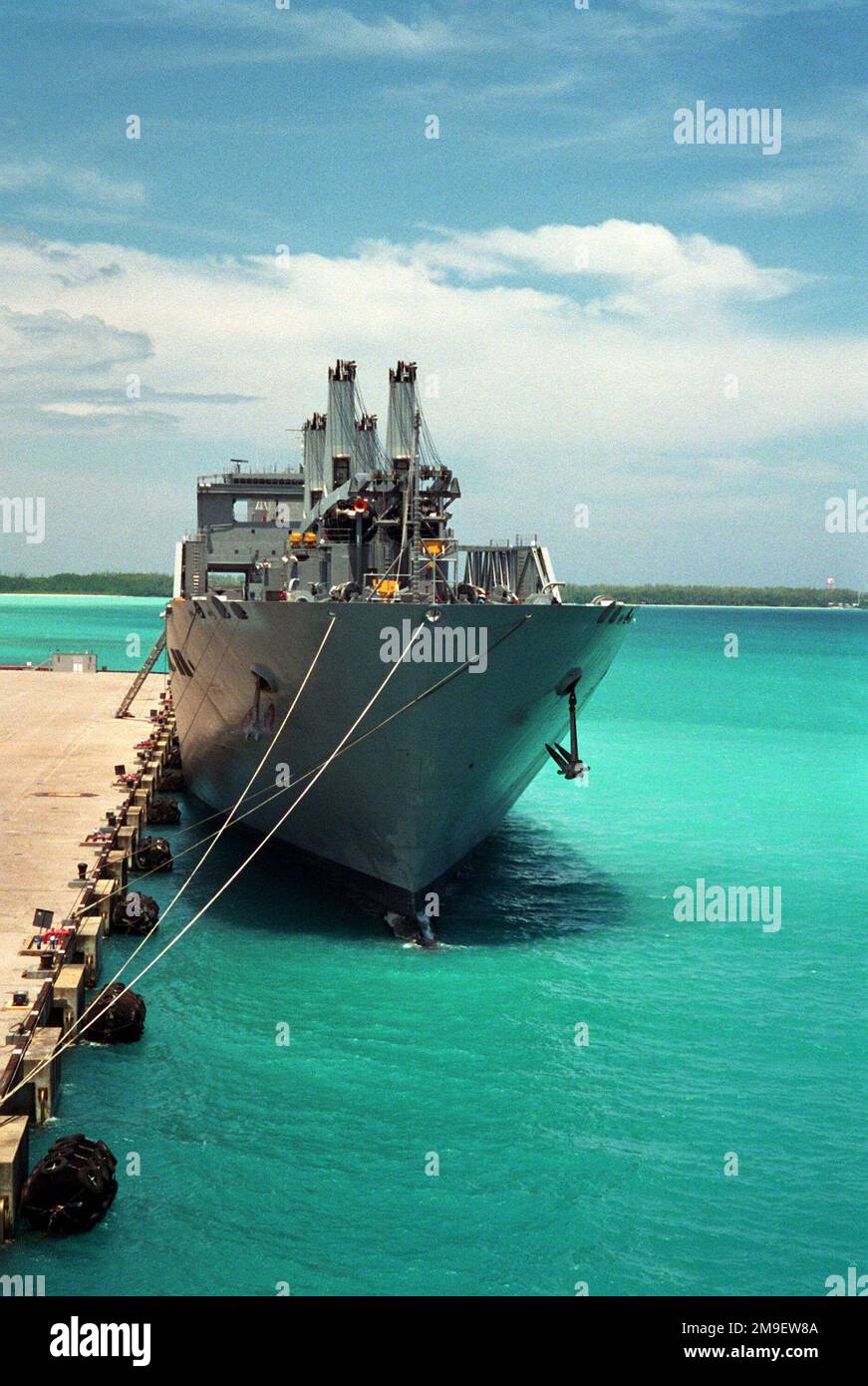 Usns bob hope hi-res stock photography and images - Alamy