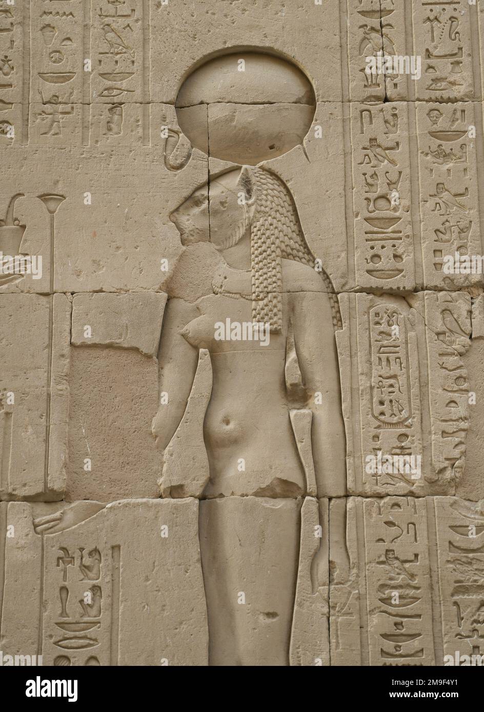 Relief Sachmet löwengestaltige Göttin, Horus-Tempel, Edfu, Ägypten Stock Photo