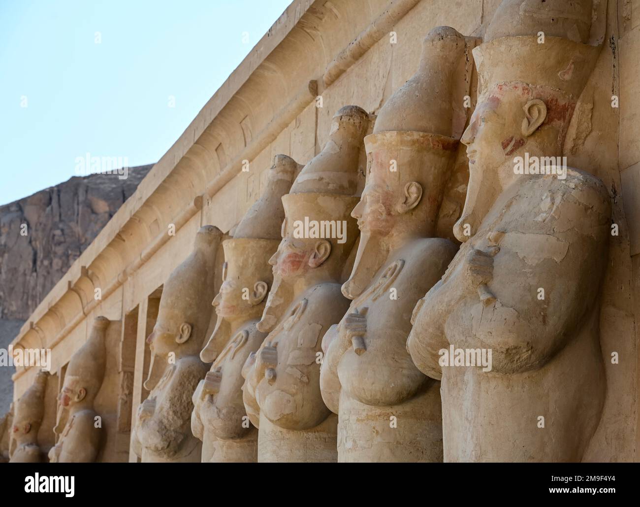 Osiris-Pfeiler der zweiten Terrasse, Totentempel der Hatschepsut, West-Theben, Ägypten Stock Photo