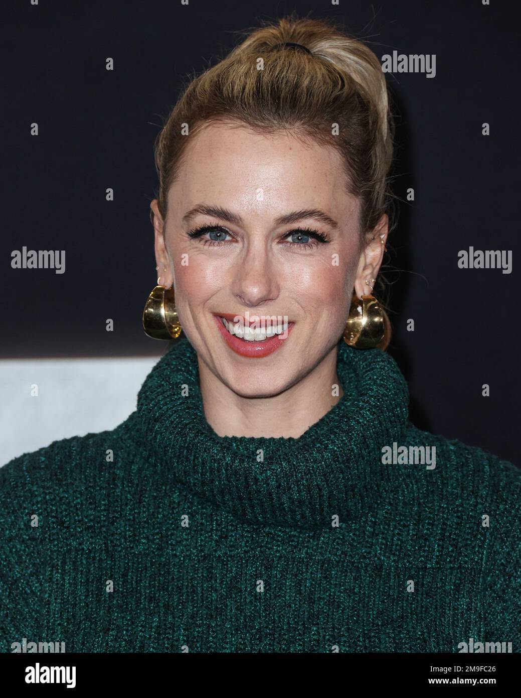 WESTWOOD, LOS ANGELES, CALIFORNIA, USA - JANUARY 17: American comedian Iliza Shlesinger arrives