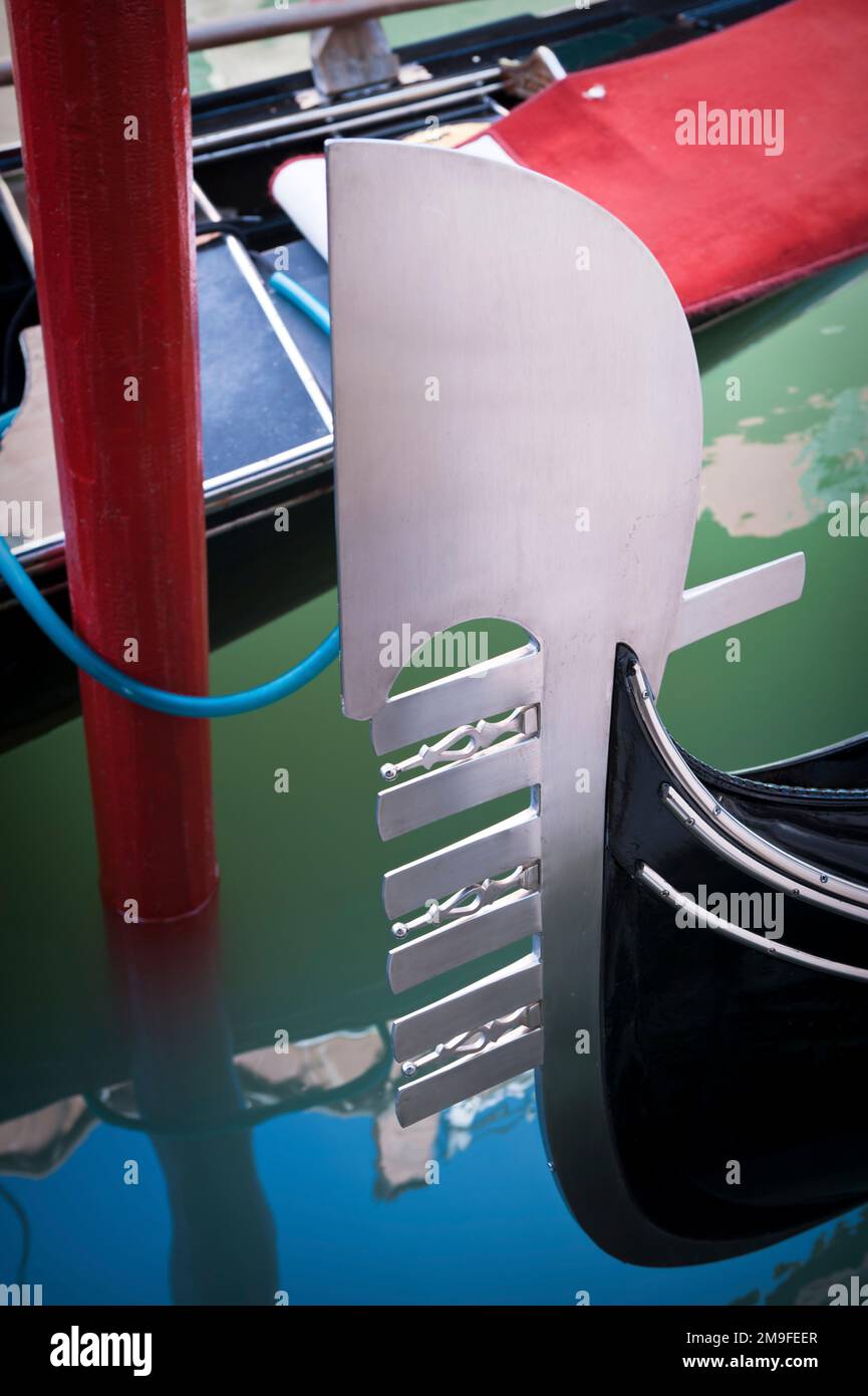 Gondola ferro hi-res stock photography and images - Alamy
