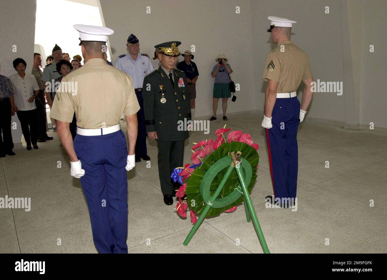 General Cho, Yung Kil (Center), Chairman, Joint Chiefs of STAFF