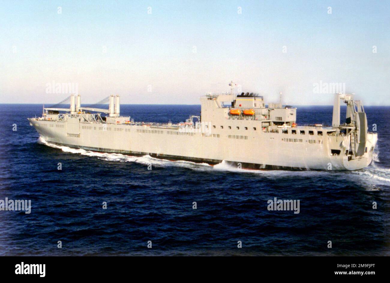 Usns bob hope hi-res stock photography and images - Alamy