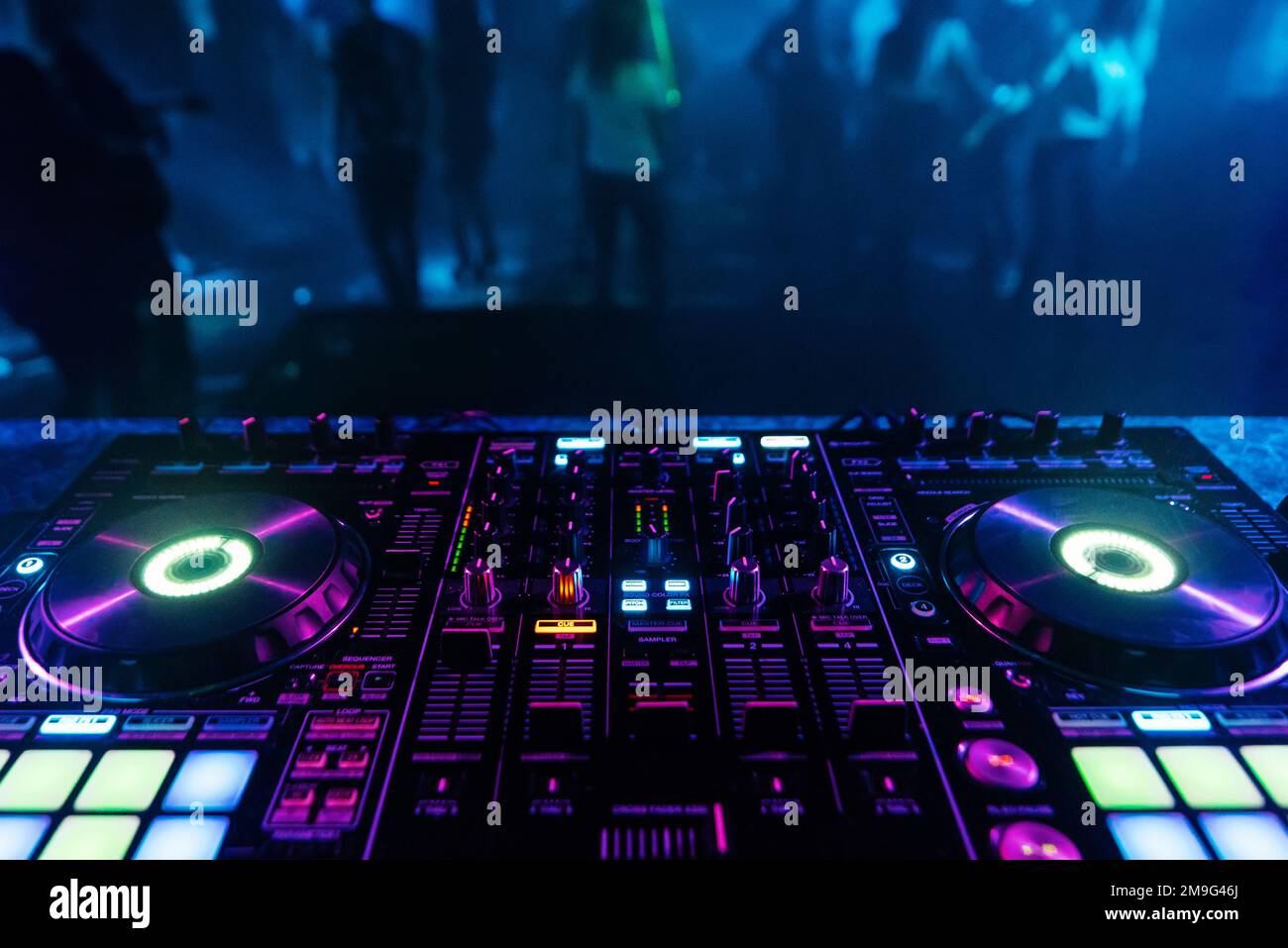 professional DJ controller for mixing electronic music in a