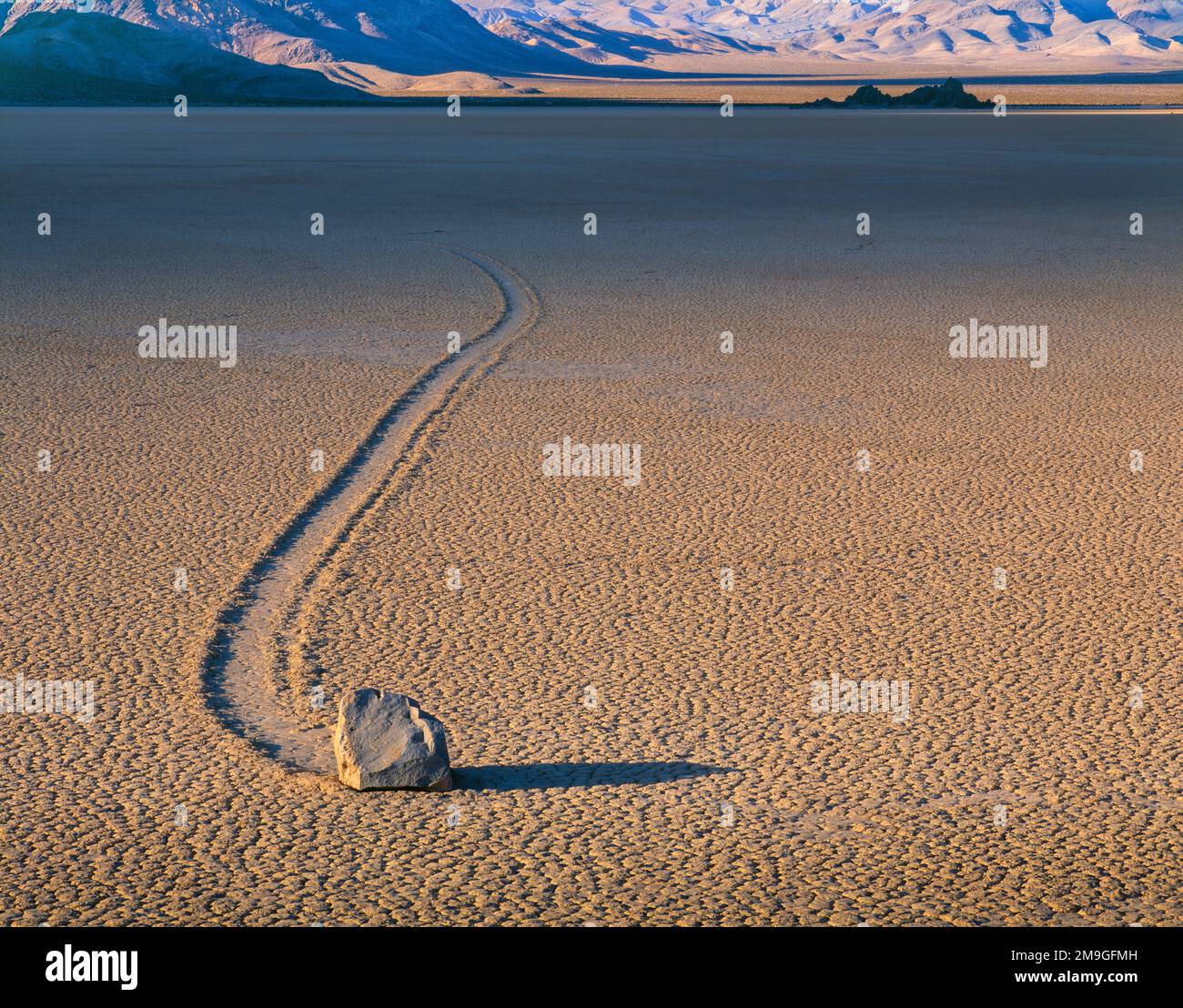 Desert playa hi-res stock photography and images - Alamy, image size:1300x1108