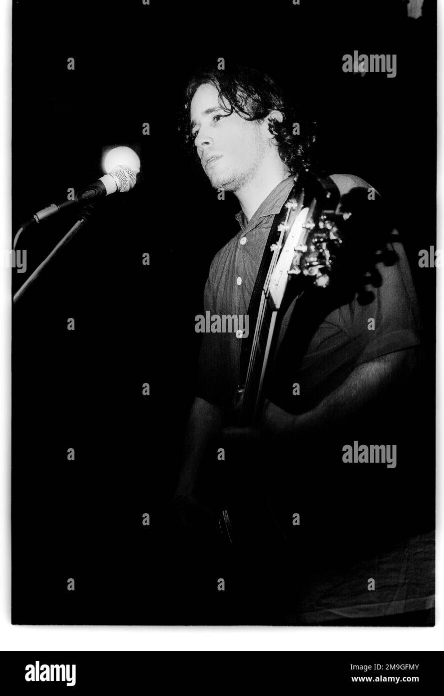 JEFF BUCKLEY, RARE UK TOUR PICTURES, 1995: Jeff Buckley (1966-1991) playing live at the Fleece and Firkin in Bristol, England on 15 January 1995 during his Mystery White Boy European Tour. Previously unpublished pictures from negatives rediscovered in 2016. Photograph: ROB WATKINS.   INFO: Jeff Buckley, an American singer-songwriter of the '90s, possessed an ethereal voice and profound songwriting talent. His haunting rendition of 'Hallelujah' and debut album 'Grace' solidified his status as a legendary figure in alternative rock, despite his tragically short career. Stock Photo