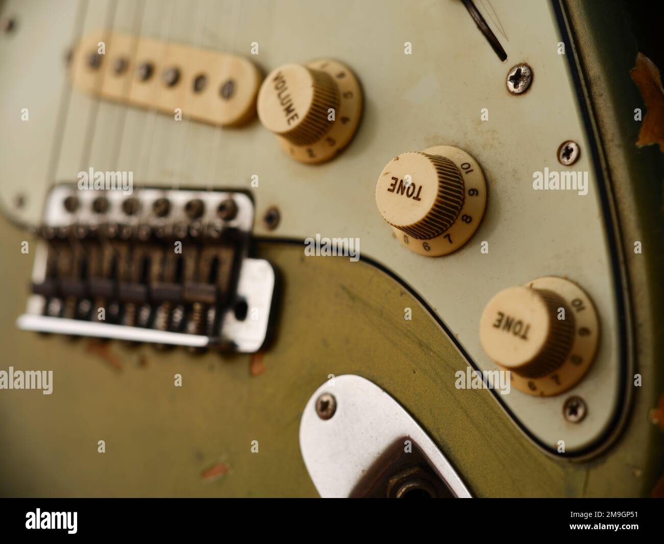 SALE! Tom delonge Fender Relic 2002 激レア（Original 2002 Fender 