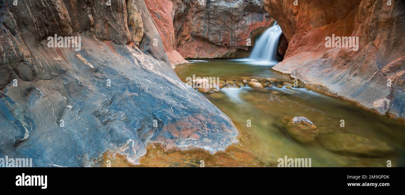 Shinumo Creek flowing through narrow canyon, Grand Canyon National Park, Arizona, USA Stock Photo