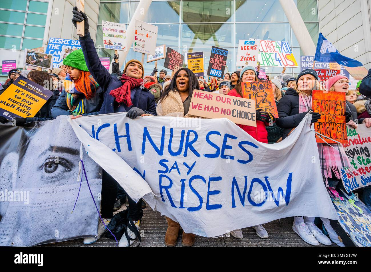 London, UK. 18th Jan, 2023. A picket line of Nurses outside the UCLH