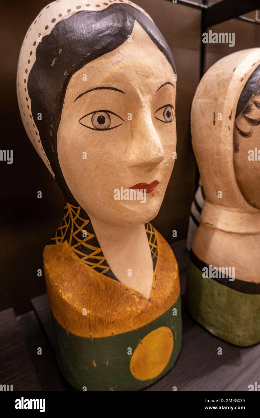 New gift shop and cafe at the main branch of the New York Public