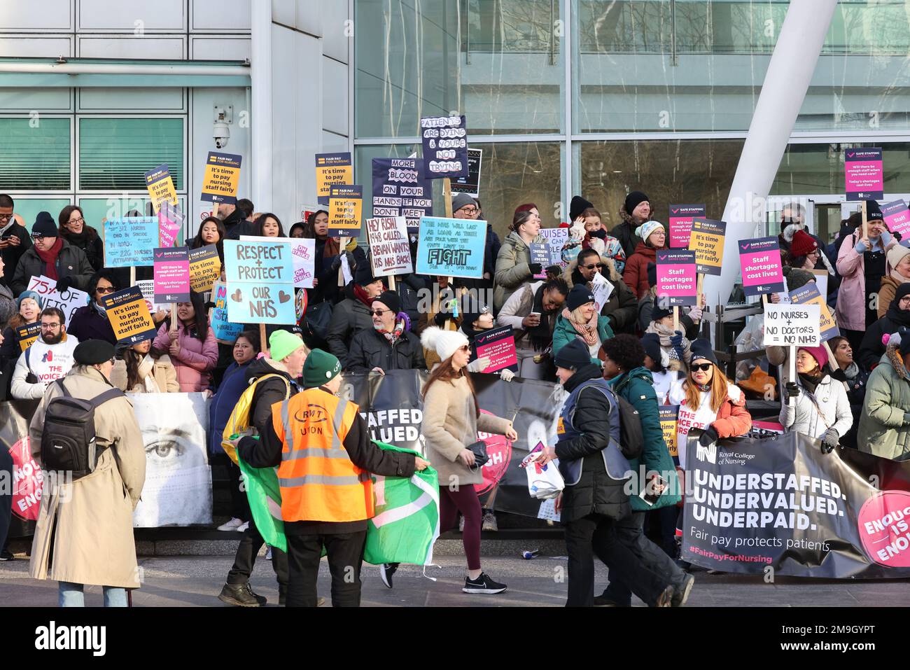 Nurses In London London, UK 18th January 2023. Striking nurses outside UCH, in London ...