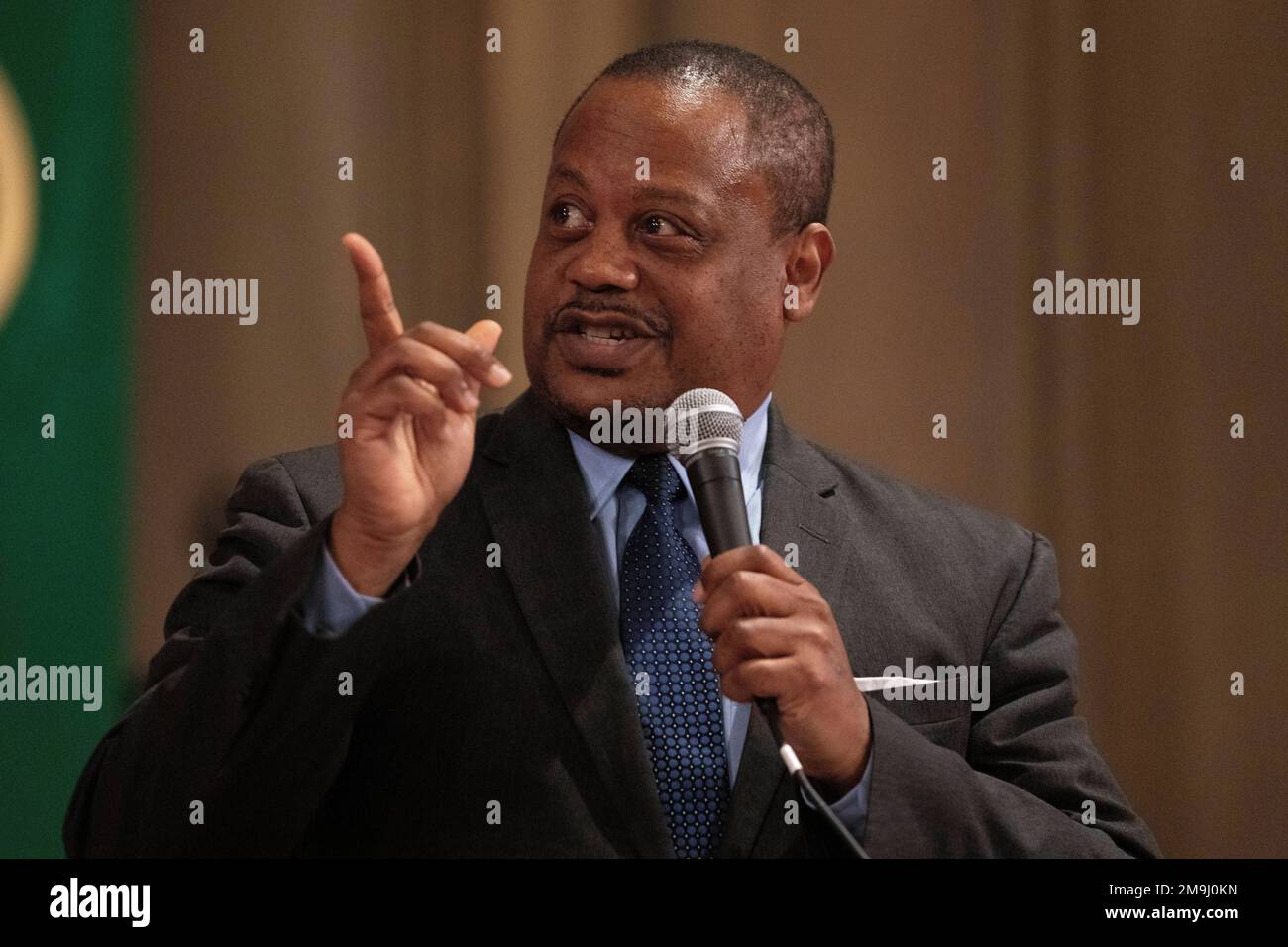 6th ward Ald. Roderick Sawyer Johnson participates in a forum with