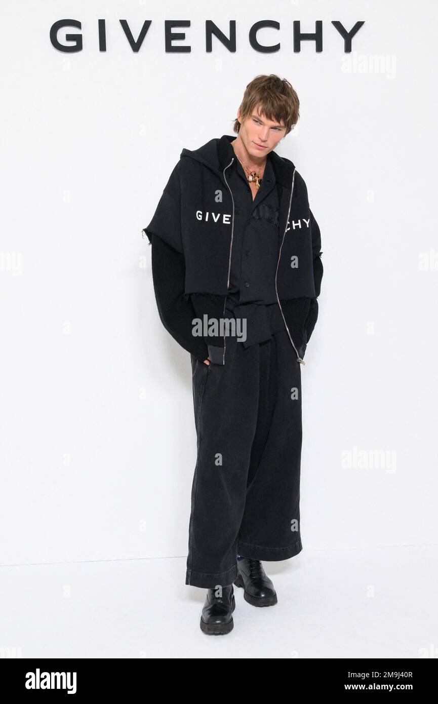 Jordan Barrett attends the Givenchy Menswear FallWinter 20232024 show