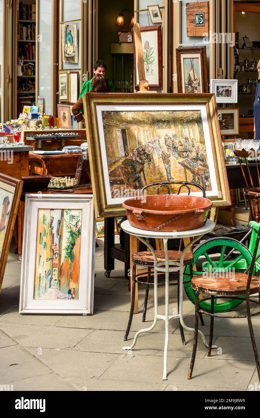 Florence, Italy - April, 15, 2022: Mercato delle Pulci or Mercato dei Ciompi is a small daily Flea Market where you can find second hand and vintage i Stock Photo