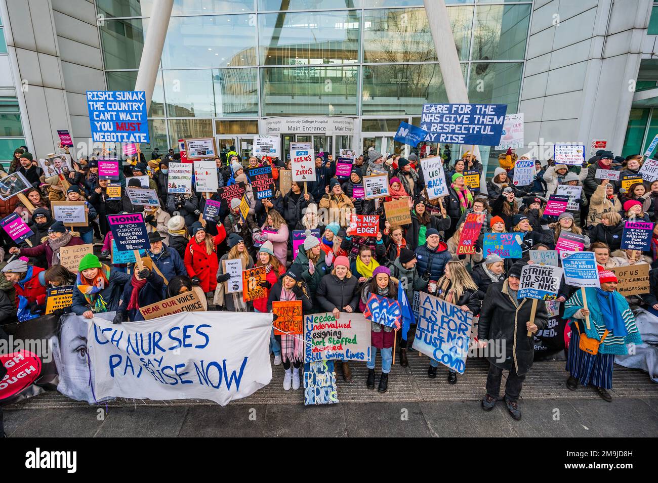 London, UK. 18th Jan, 2023. A picket line of Nurses outside the UCLH