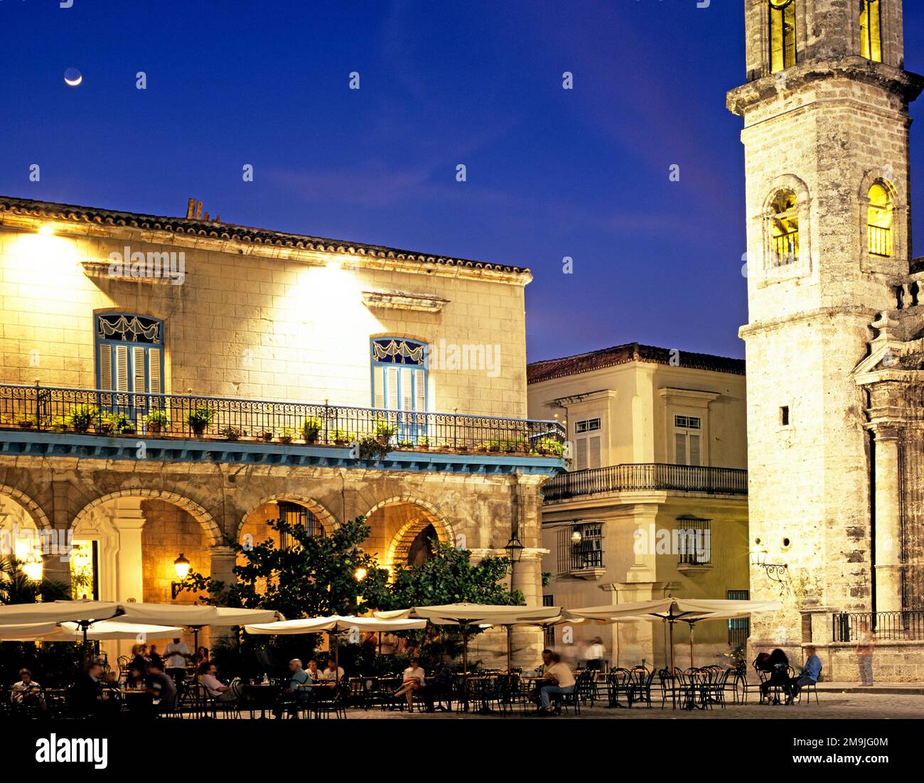 Cuban churches hi-res stock photography and images - Page 3 - Alamy, image size:1300x1102