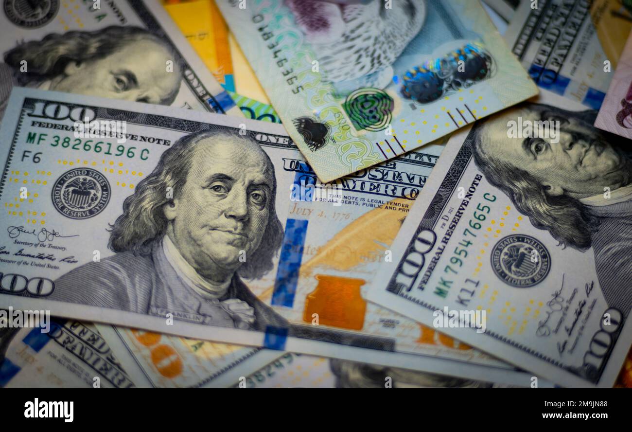 One hundred dirhams hi-res stock photography and images - Alamy