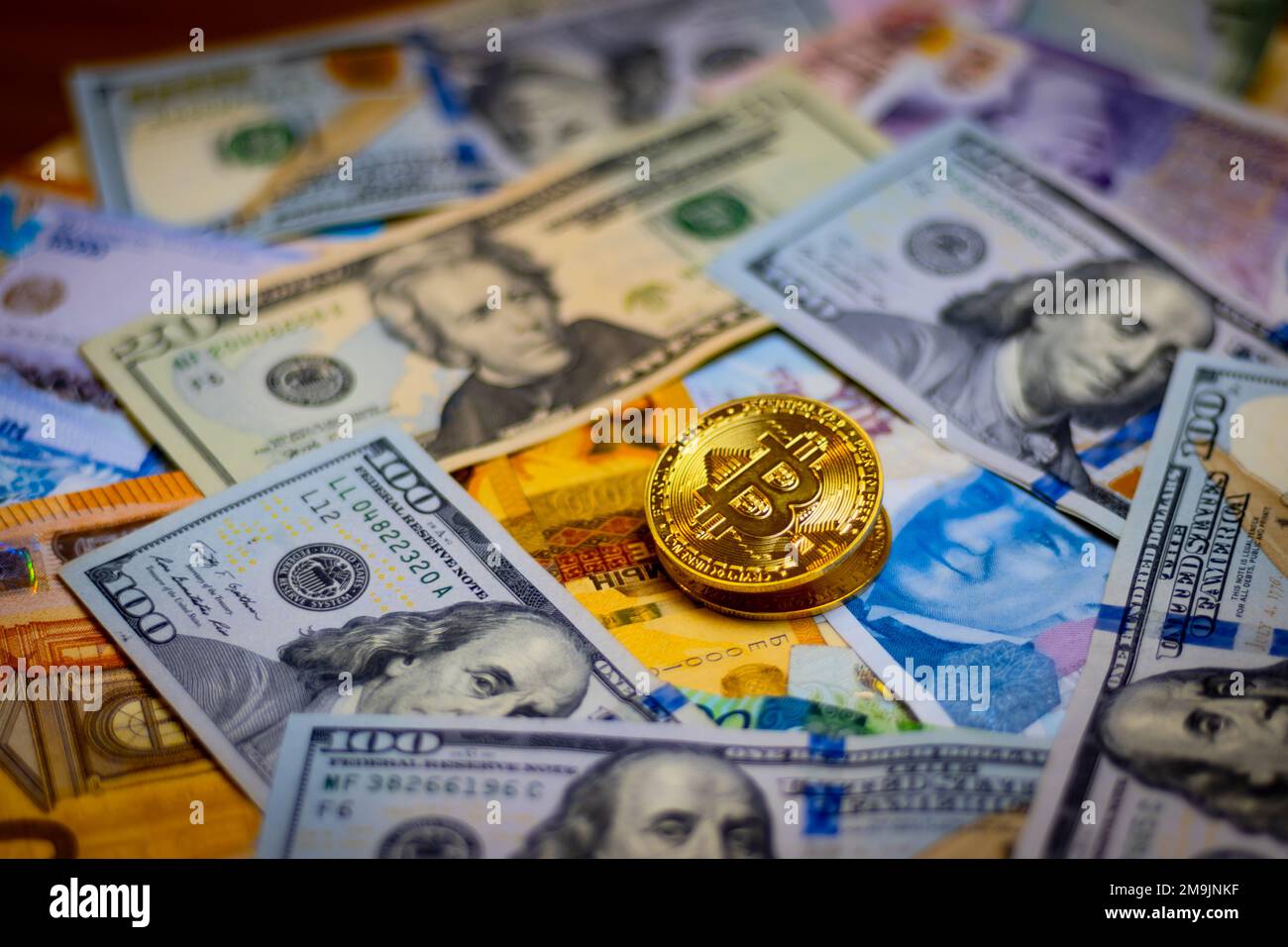 euro banknotes and coins, dollar banknotes with bitcoin, dirhams with  Bitcoin Stock Photo - Alamy