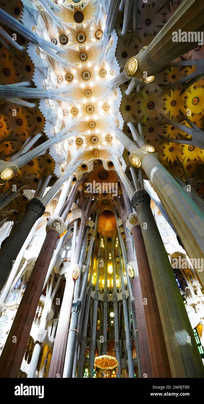 Interior with columns and ceiling, Sagrada Familia, UNESCO World ...
