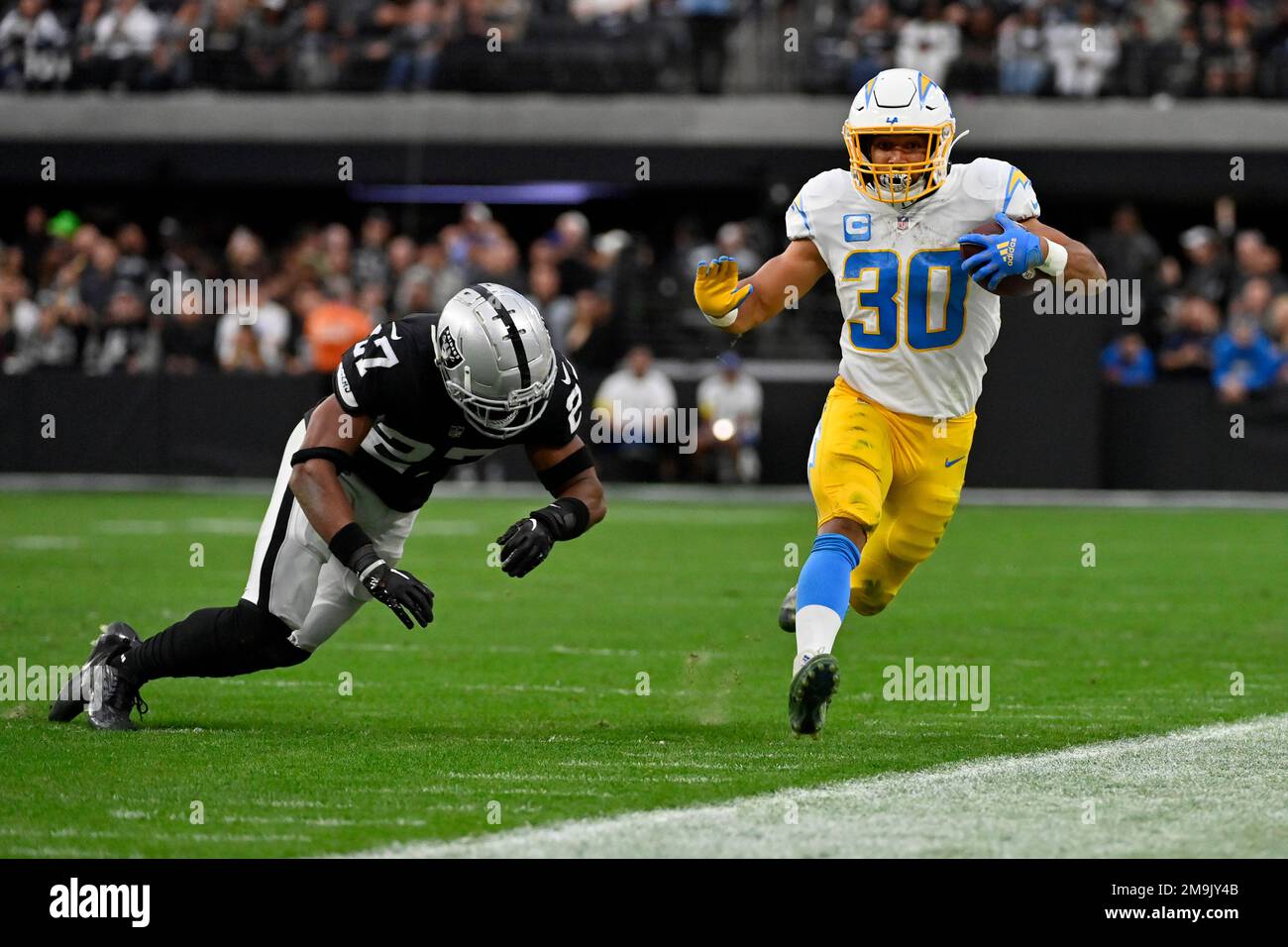 Los Angeles Chargers running back Austin Ekeler (30) carries against