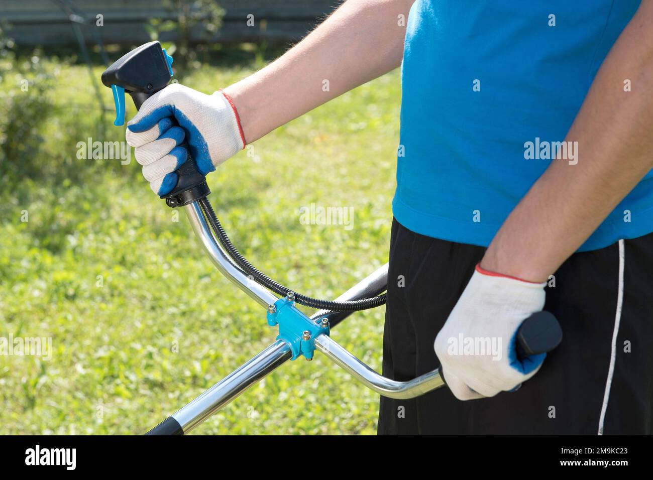 Manual hand grass cutter hires stock photography and images Alamy
