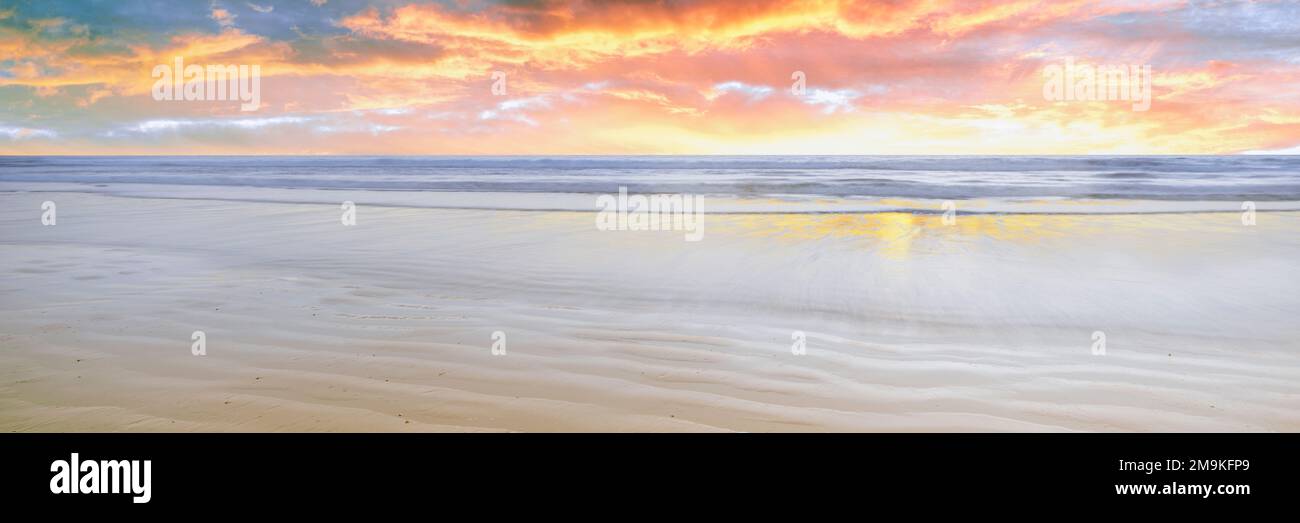 Sunset over beach and Pacific Ocean, Pacific Beach, San Diego, California, USA Stock Photo