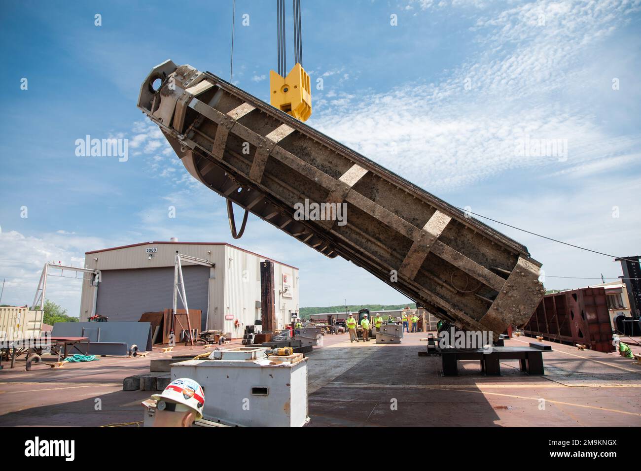 The Quad Cities Heavy Lift Crane successfully lowers the miter gate