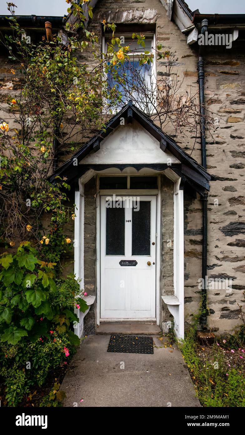 House facade door entrance hi-res stock photography and images - Alamy