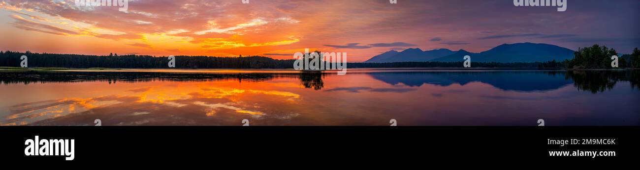 Sunset over Flagstaff Lake and Bigelow Range, Eustis, Maine, USA Stock Photo