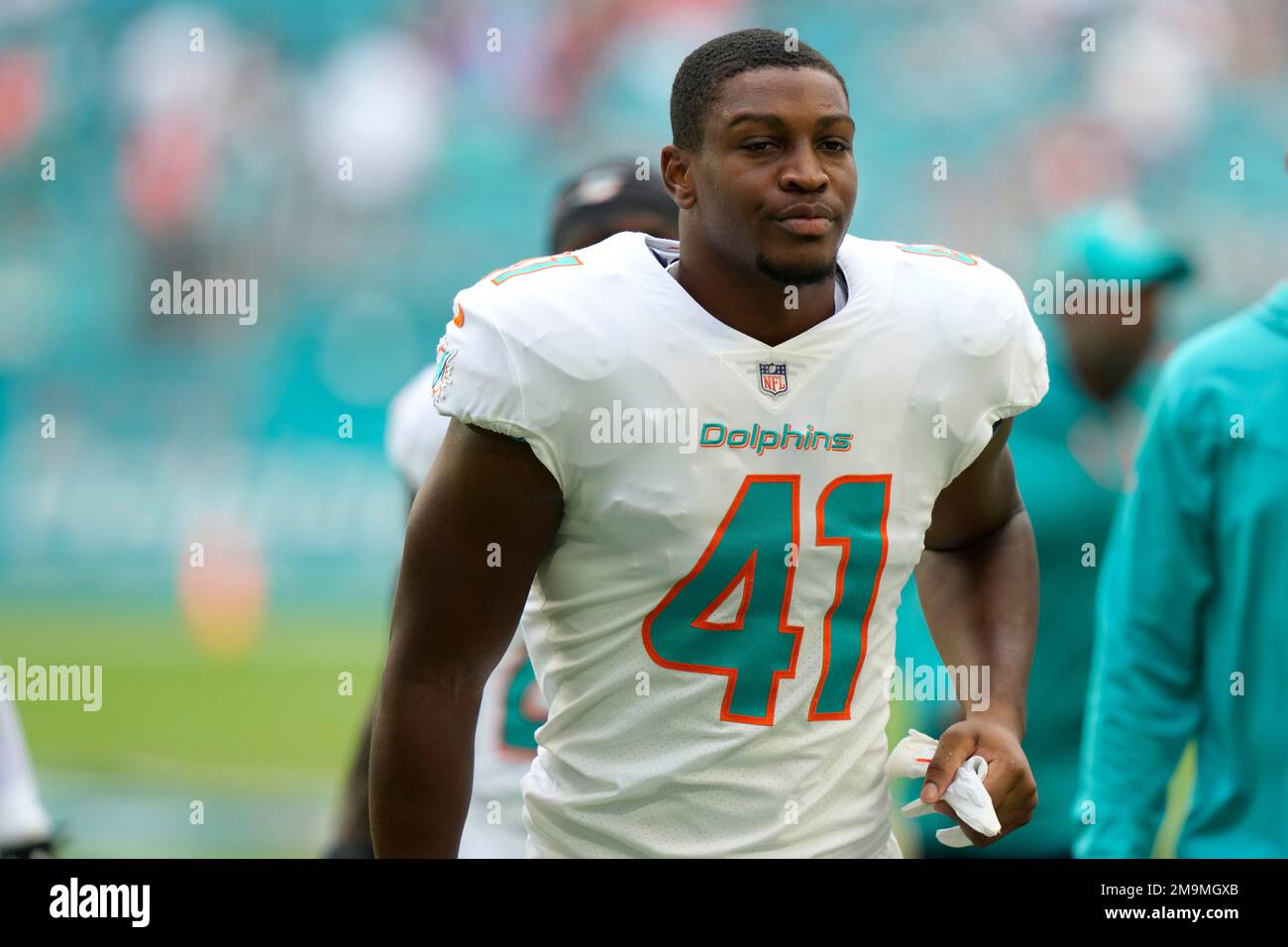 Miami Dolphins linebacker Channing Tindall (41) walks off the field before  an NFL football game against the Miami Dolphins, Sunday, Nov. 27, 2022, in  Miami Gardens, Fla. (AP Photo/Lynne Sladky Stock Photo - Alamy