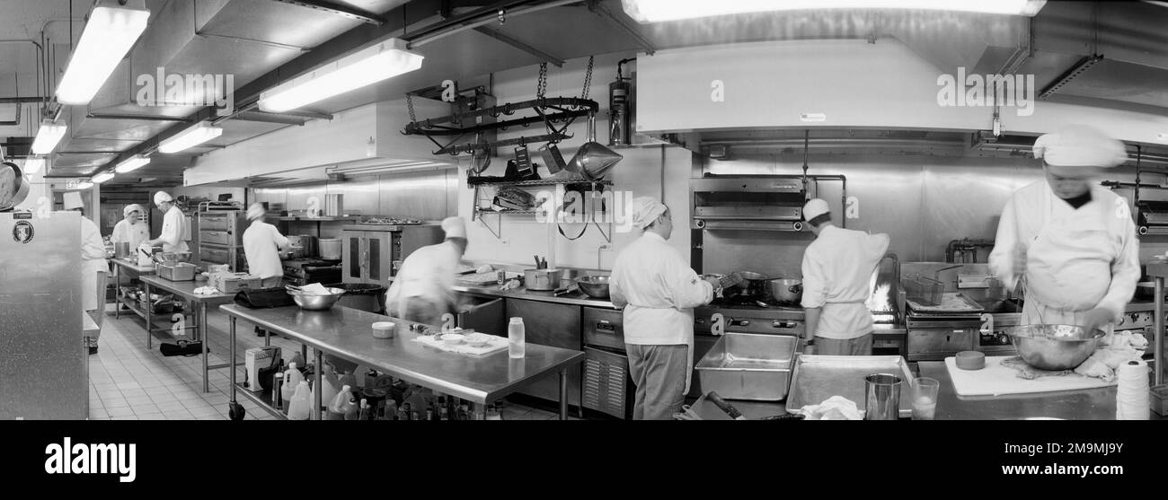 Chefs working in restaurant kitchen Stock Photo Alamy