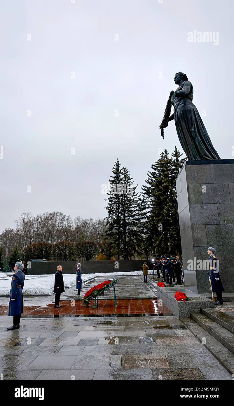 To mark the 80th anniversary of breaking the siege of Leningrad, Russian President Vladimir Putin took part in a wreath-laying ceremony at the Motherland monument at the Piskaryovskoye Memorial Cemetery. Photo: The Russian Presidential Office Stock Photo