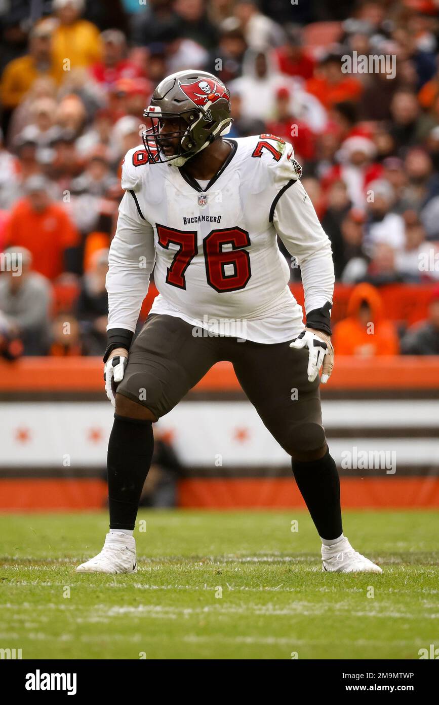 Tampa Bay Buccaneers offensive tackle Donovan Smith (76) looks to