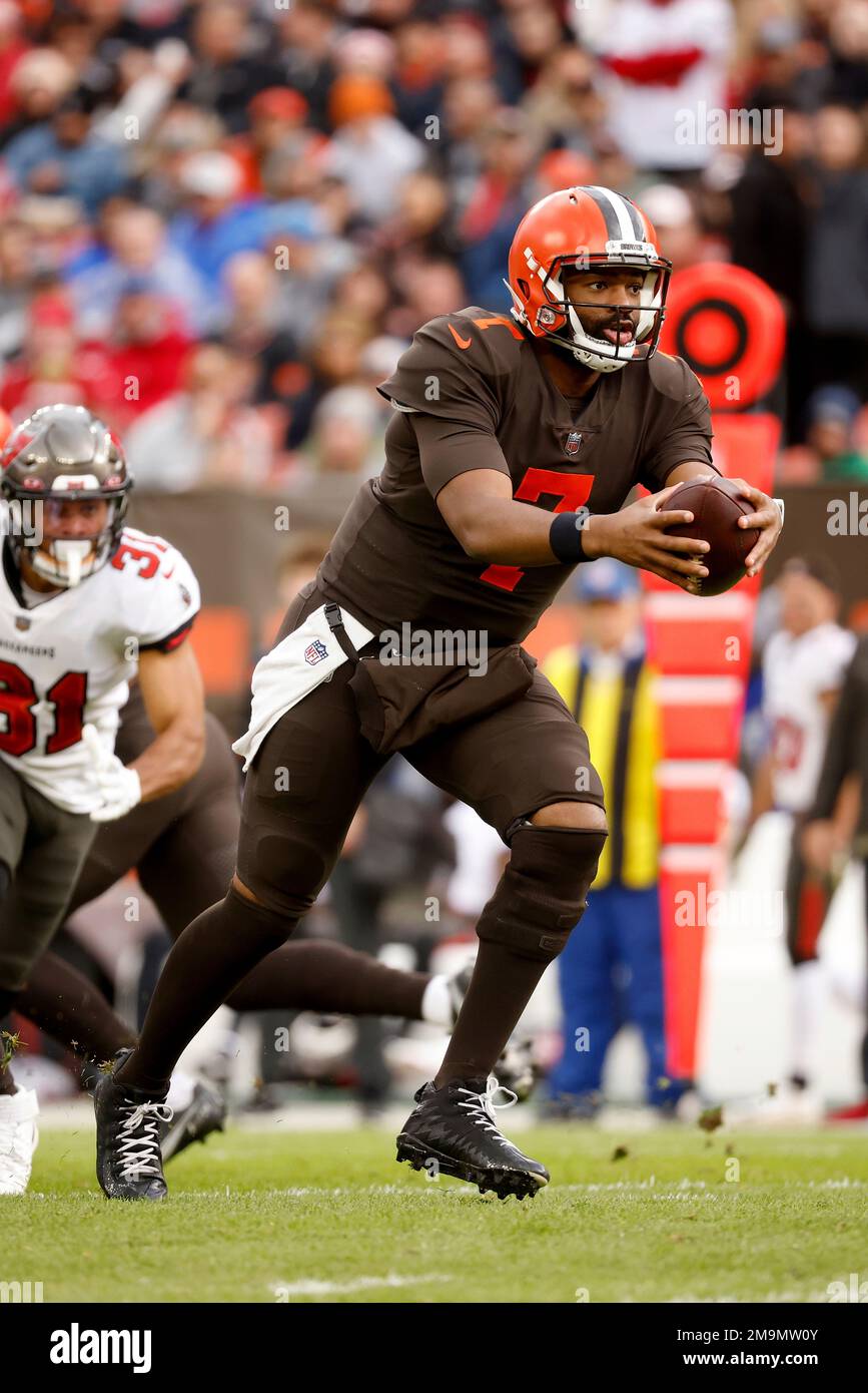 Cleveland Browns quarterback Jacoby Brissett (7) stands on the field during  an NFL football game against the Tampa Bay Buccaneers, Sunday, Nov. 27,  2022, in Cleveland. (AP Photo/Kirk Irwin Stock Photo - Alamy