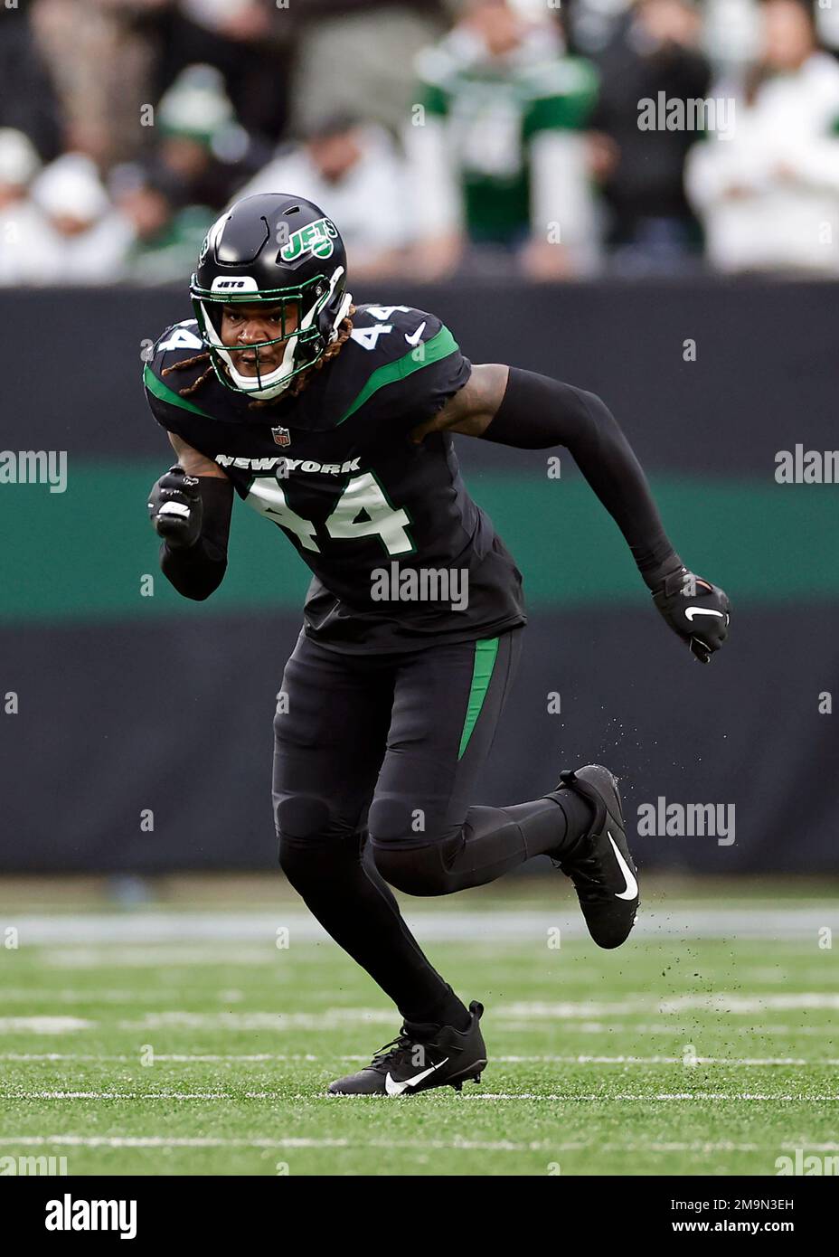 New York Jets linebacker Jamien Sherwood (44) runs against the Chicago  Bears during an NFL football game Sunday, Nov. 27, 2022, in East  Rutherford, N.J. (AP Photo/Adam Hunger Stock Photo - Alamy