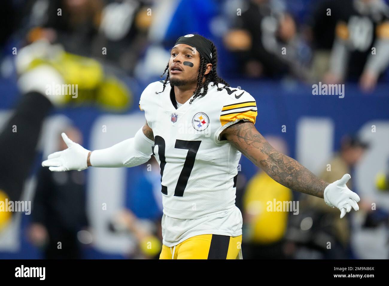 Pittsburgh Steelers' Marcus Allen prepares for an NFL football game against  the Indianapolis Colts, Monday, Nov. 28, 2022, in Indianapolis. (AP  Photo/Michael Conroy Stock Photo - Alamy