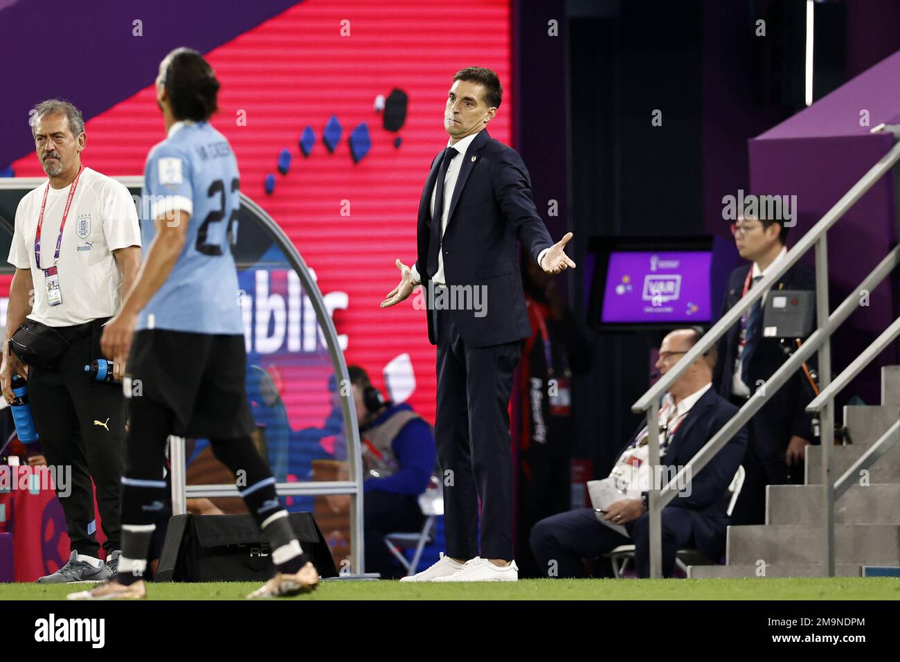 DOHA - Uruguay coach Diego Alonso during the FIFA World Cup Qatar 2022 group H match between Uruguay and South Korea at Education City Stadium on November 24, 2022 in Doha, Qatar. AP | Dutch Height | MAURICE OF STONE Stock Photo