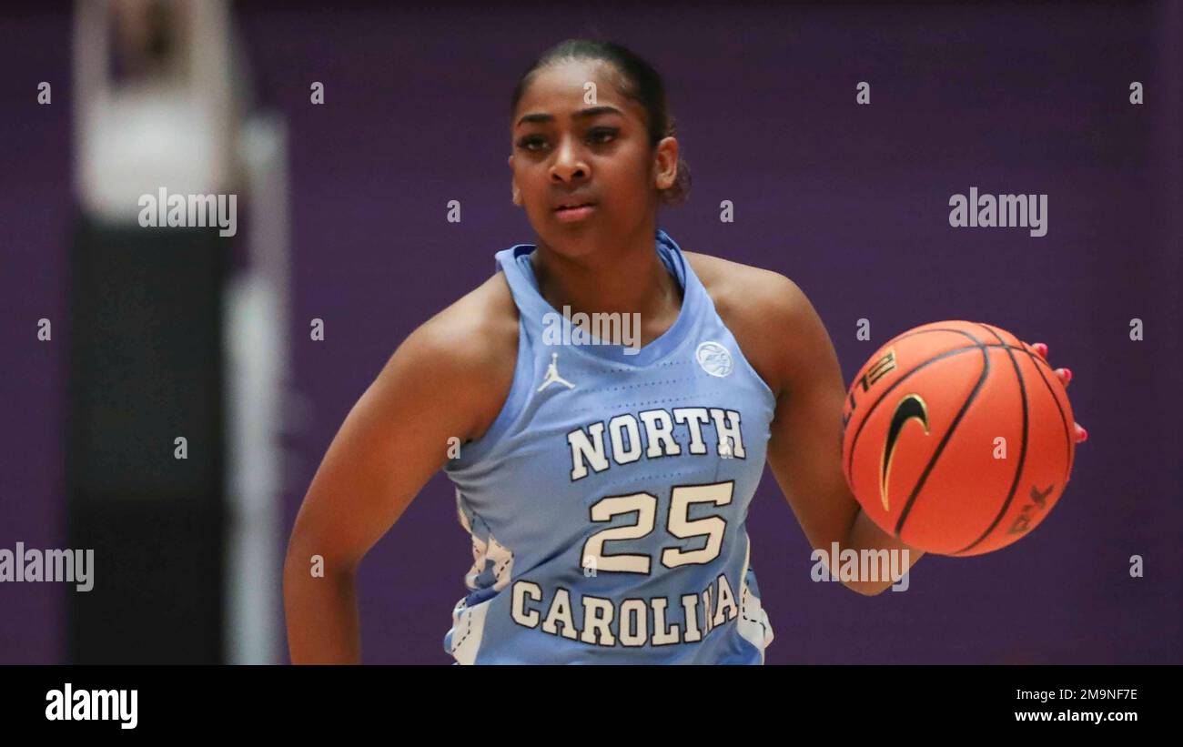 North Carolina guard Deja Kelly (25) plays against Oregon during an