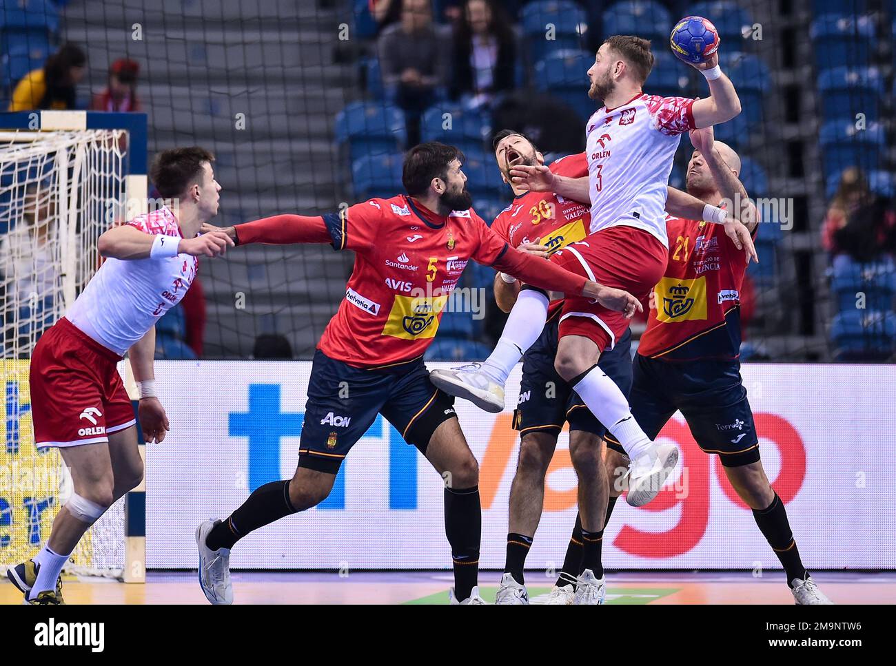 Cracow, Poland. 18th Jan, 2023. Gedeon Guardiola Villaplana Michal Daszek during IHF Men's World Championship match between Poland and Spain on January 18, 2023 in Cracow, Poland. (Photo by PressFocus/Sipa USA) Credit: Sipa USA/Alamy Live News Stock Photo