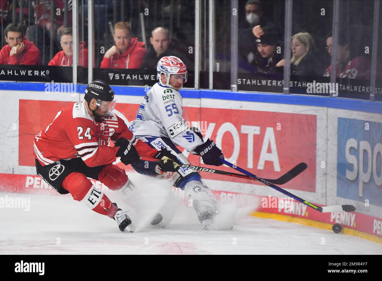 COLOGNE, GERMANY JANUARY 18, 2023 ZACHARY SILL, JOHN RAMAGE. Hockey